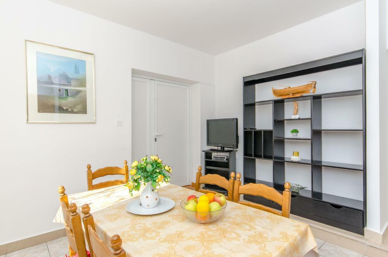 Apartments And Room Sun & Sea Podgora Exterior photo