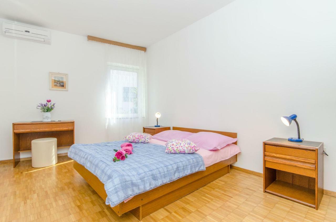 Apartments And Room Sun & Sea Podgora Exterior photo