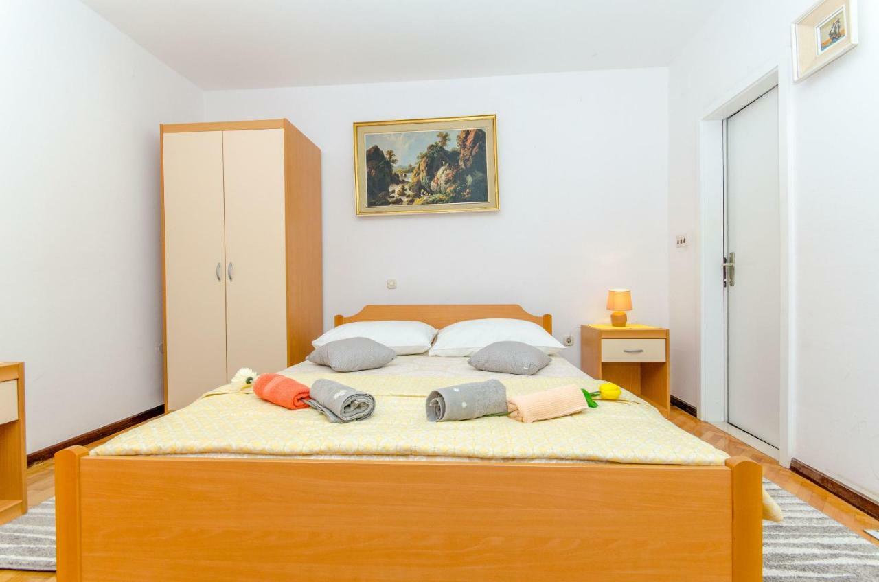 Apartments And Room Sun & Sea Podgora Exterior photo