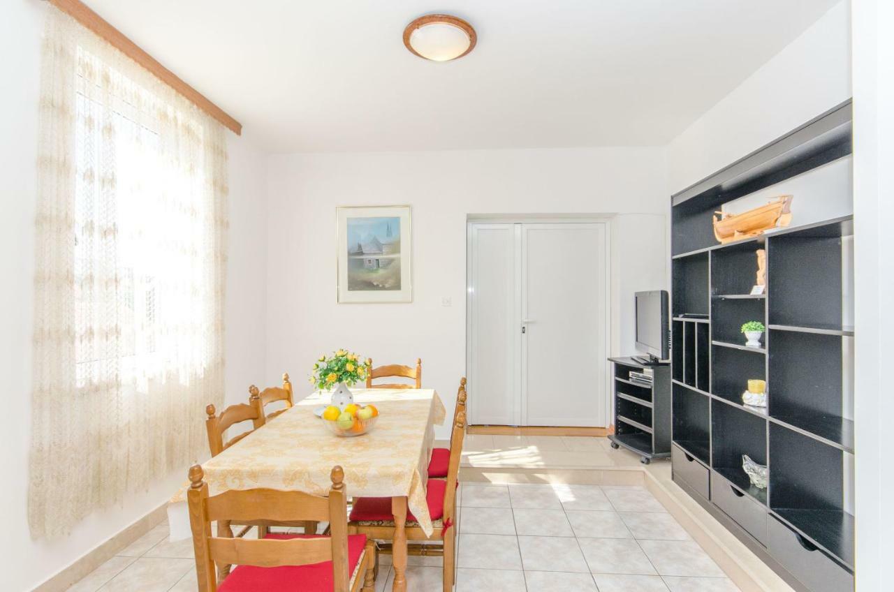 Apartments And Room Sun & Sea Podgora Exterior photo