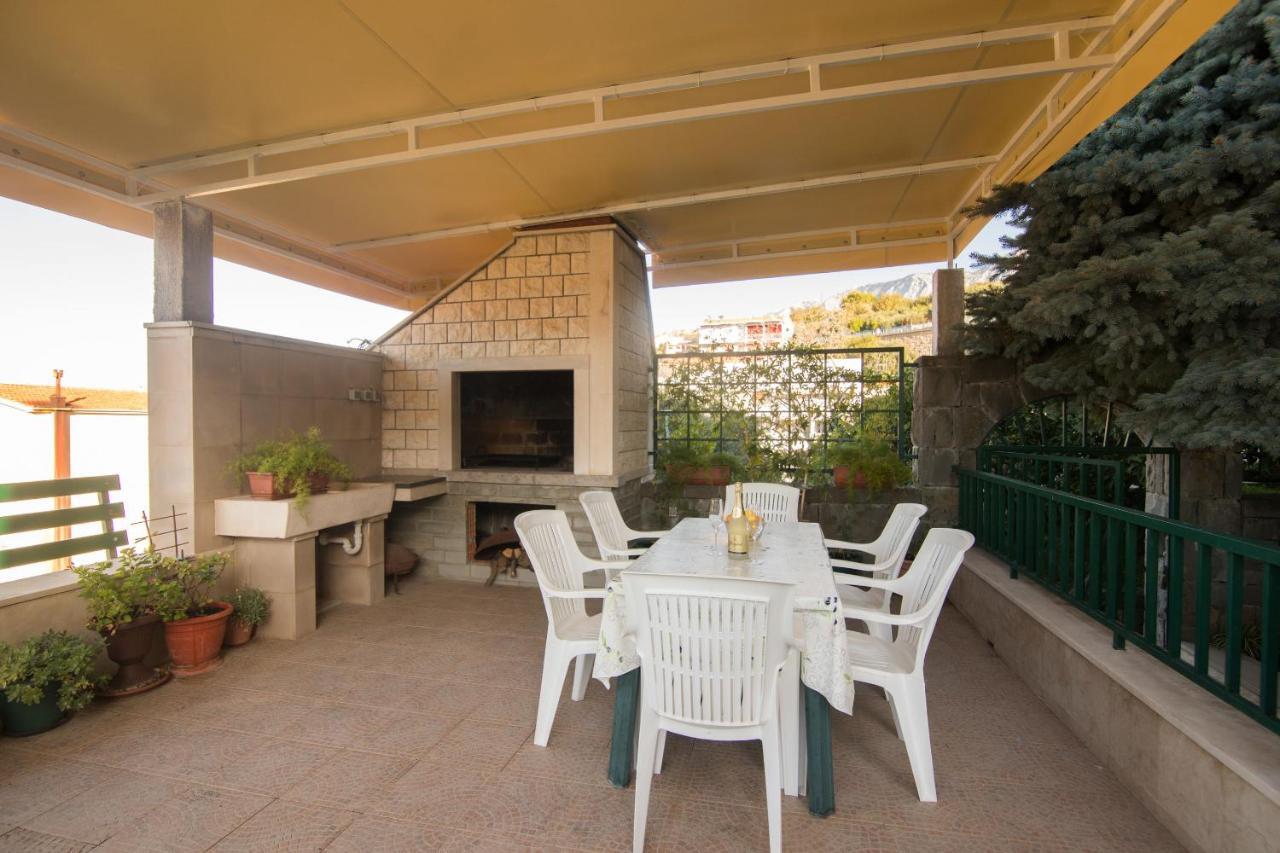 Apartments And Room Sun & Sea Podgora Exterior photo